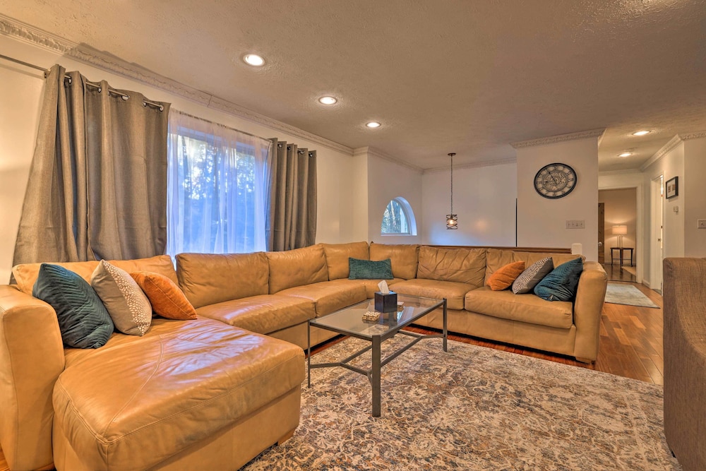 Resort Perks And Lake Access Poconos Retreat - featured photo