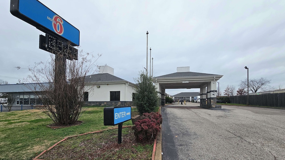 Motel 6 Memphis Graceland in Memphis, United States