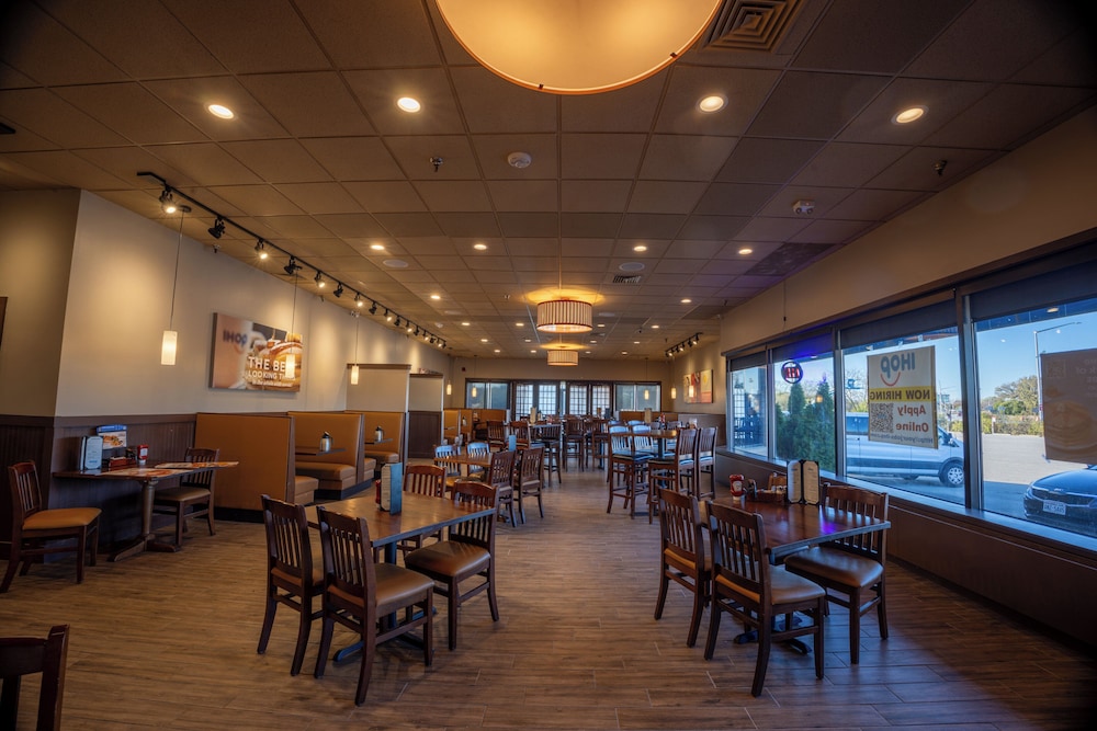 Holiday Inn Brookfield Milwaukee by IHG - photo 60