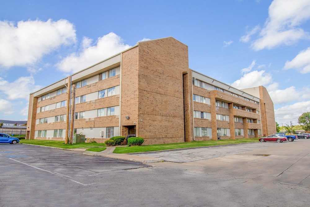 Tulsa Square Hotel Central I 44 By OYO - photo 81