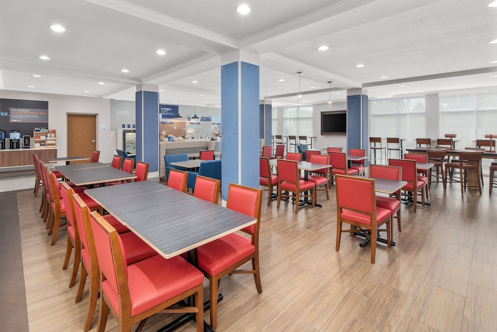 Holiday Inn Express & Suites Palm Bay by IHG - photo 22