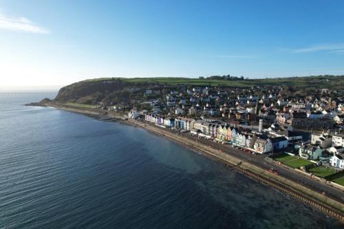 Marine Parade — Whitehead — photo 2