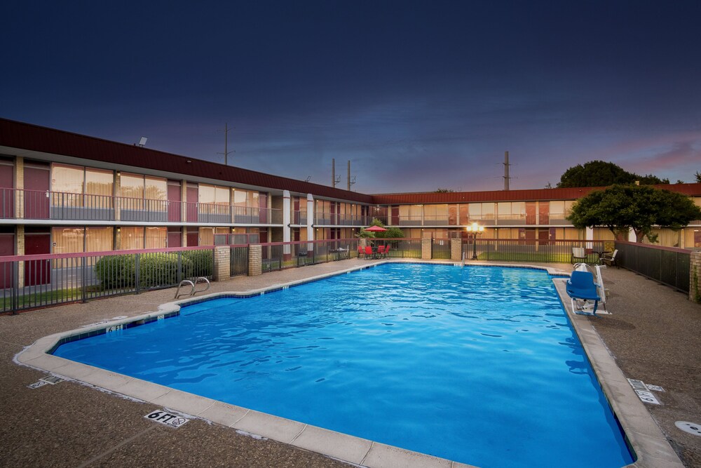 Red Roof Inn & Conference Center McKinney - photo 19