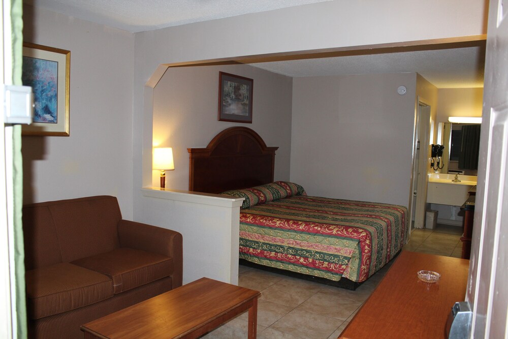 Highland Inn Denham Springs Baton Rouge East - photo 25