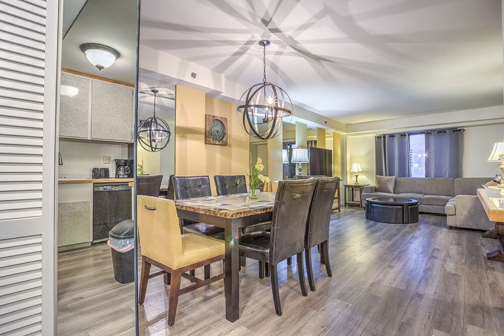 2BD2B Apartment Stay Together Suites 976 — 4-Star Luxury Hotel in Las Vegas, United States