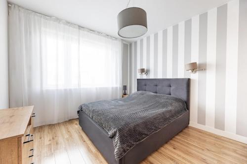 Fajny apartament z parkingiem obok metra. — 4-Star Luxury Hotel in Warsaw, Poland