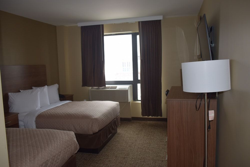 Astoria Delancy Inn and Suites - photo 14