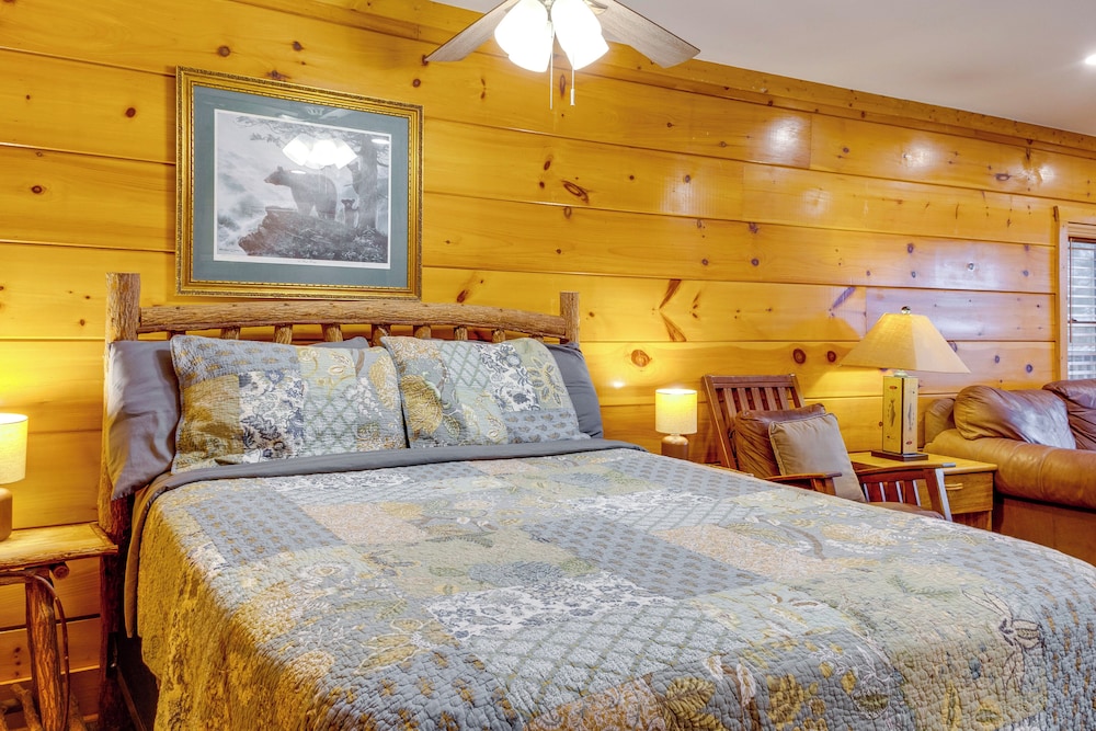 3 Mi To Dollywood Pigeon Forge Resort Studio - photo 6