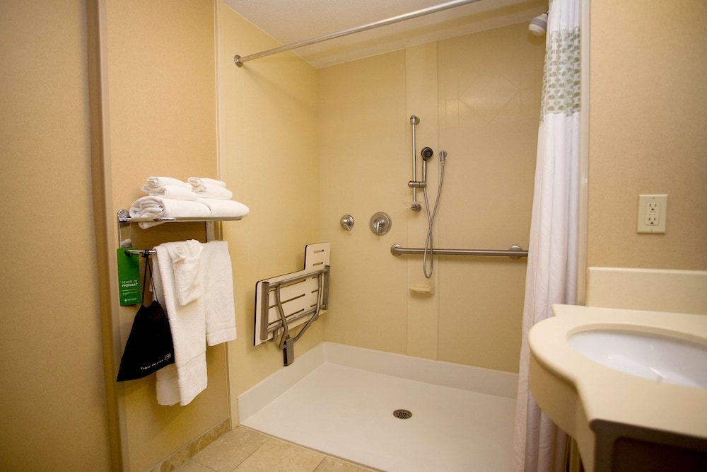 Hampton Inn Freeport - photo 12
