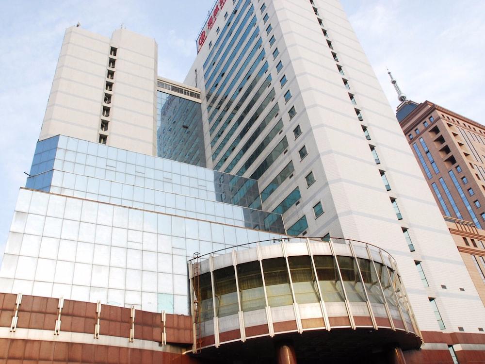 HNA Redbuds Hotel - last minute hotel in Changchun