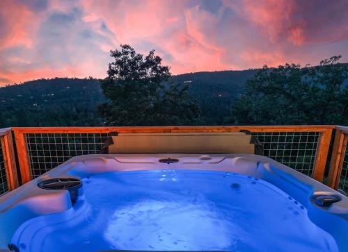 Yosemite Family Ranch — 4-Star Luxury Hotel in Oakhurst, United States