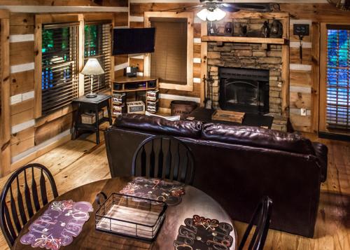 Hatfield Hideaway — Pigeon Forge — photo 5