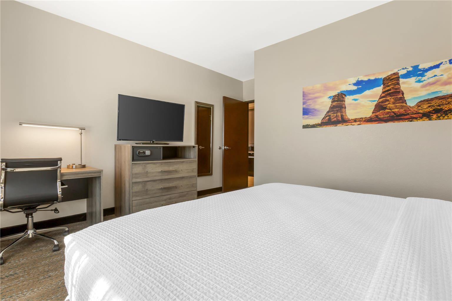 Super 8 by Wyndham Greensboro Coliseum Conv. - photo 56