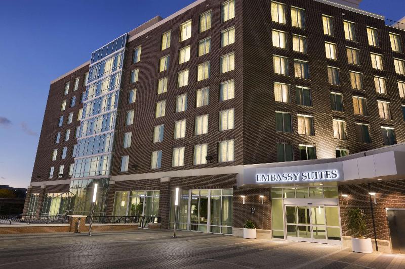 Embassy Suites by Hilton Greenville Downtown Riverplace in Greenville, United States