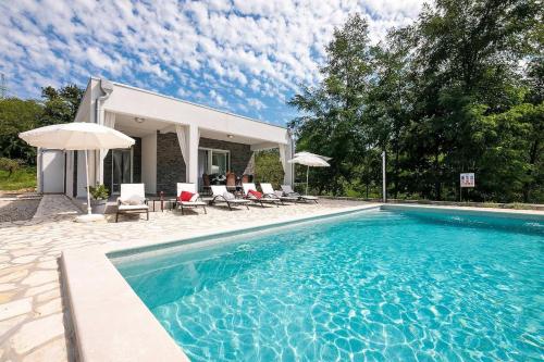 Villa Sofia — 4-Star Luxury Hotel in Nedescina, Croatia