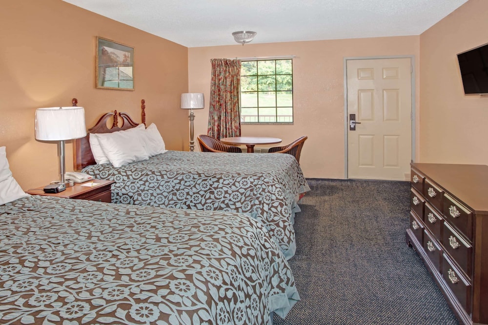 Days Inn by Wyndham Marietta White Water - photo 9