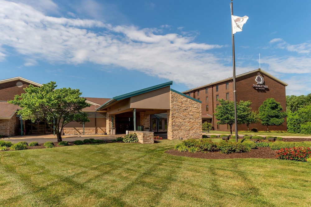 DoubleTree by Hilton Collinsville St. Louis — 4-Star Luxury Hotel in Collinsville, United States