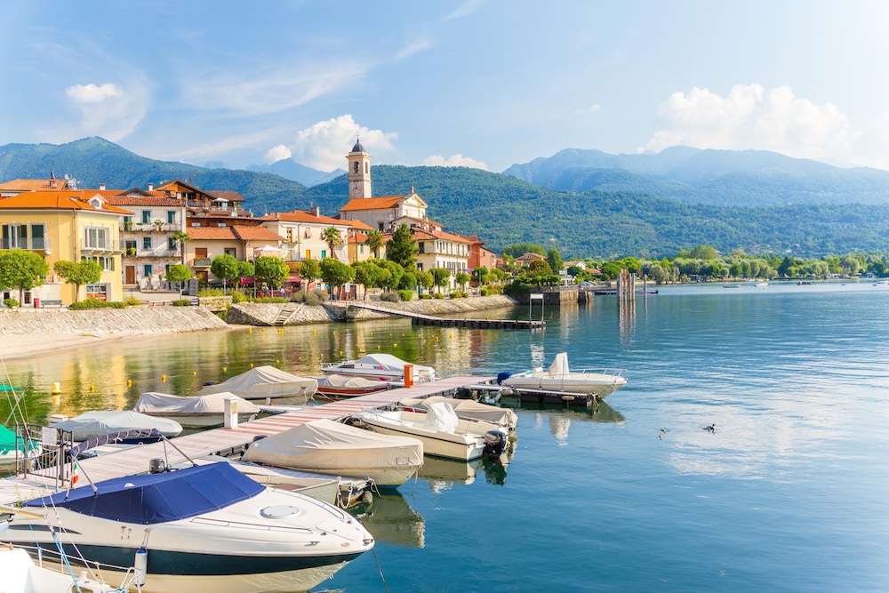 Va Pensiero Sul Lago Stunning View 19751567 — Tronzano Lago Maggiore
