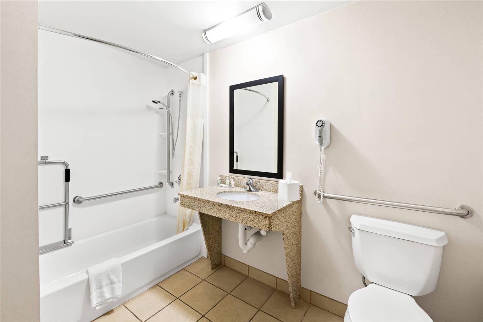 Quality Inn Dayton Airport - photo 27