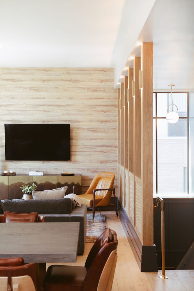 Clayton Hotel & Members Club - photo 3