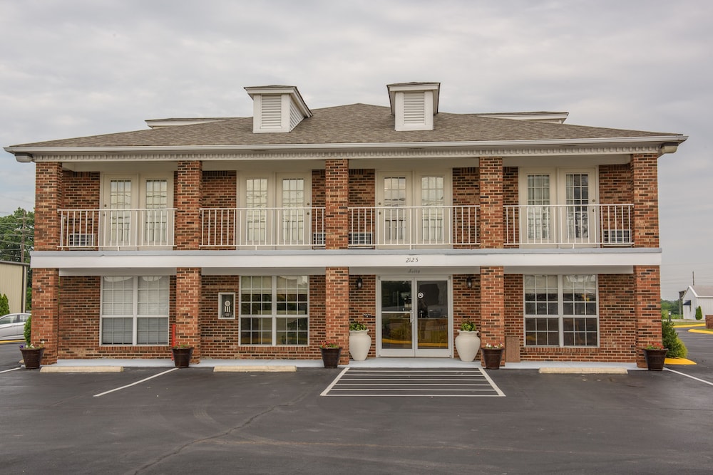 Richland Inn Lawrenceburg - photo 39