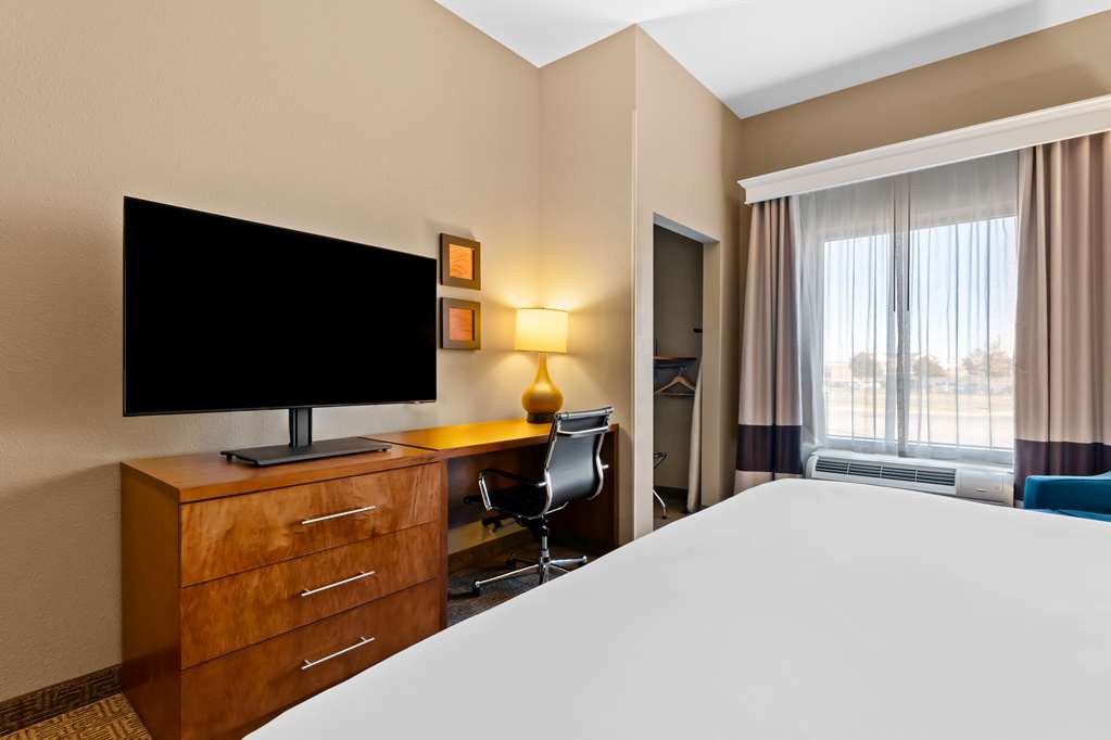 Comfort Inn & Suites Avera Southwest - photo 6