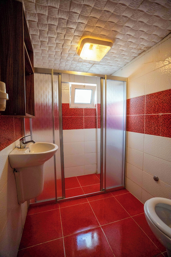 Kutlugun Sahil Otel in Edremit, Turkey