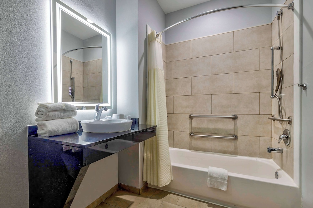 Motel6 Texas City TX I 45 South - photo 23