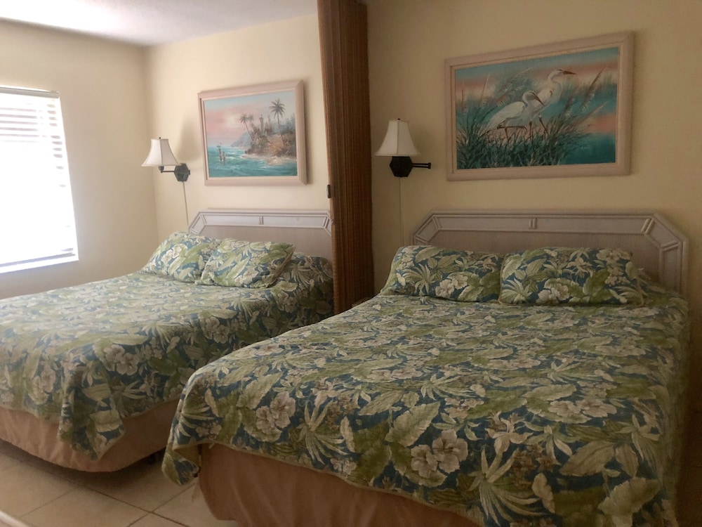 Coconuts Beach Resort - photo 8
