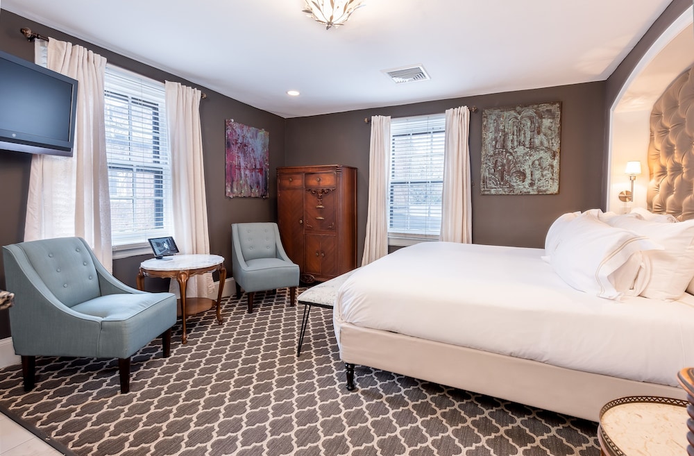 The Dwight D Hotel - photo 14