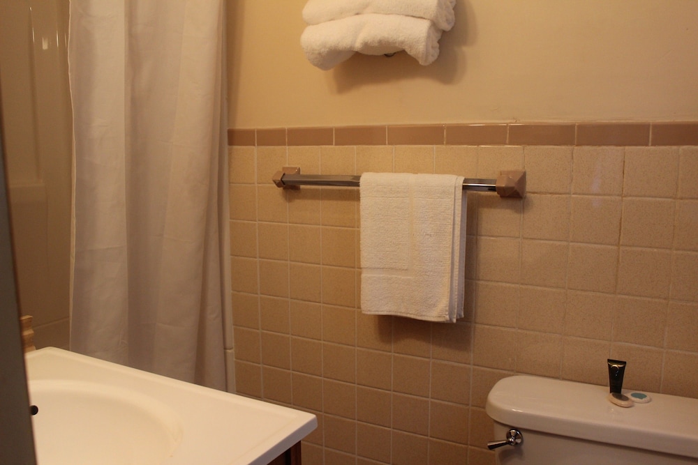 Berkshire Travel Lodge - photo 26