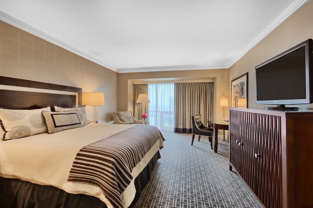 Omni Los Angeles Hotel at California Plaza - photo 7