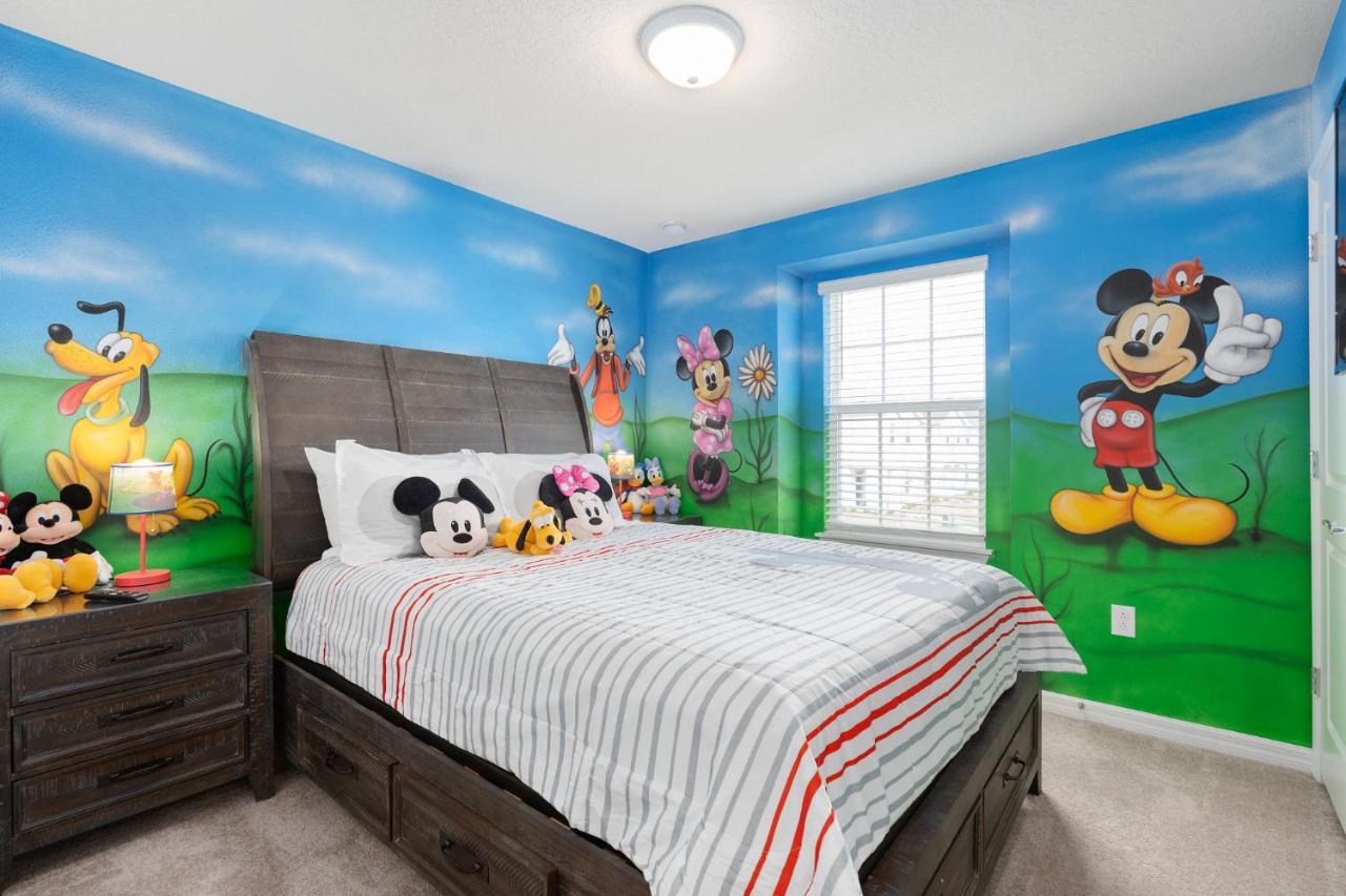 5br Family Retreat Mickey Toy Story Rooms Private Pool in Davenport, United States