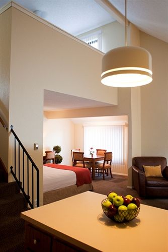 Chase Suite Hotel - photo 18