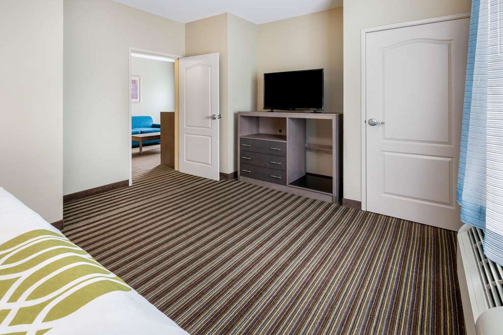 La Quinta Inn & Suites by Wyndham Broussard Lafayette Area - photo 26