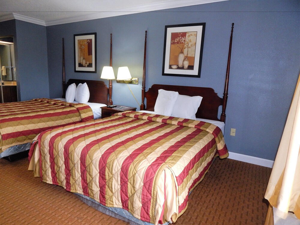 Richmond Suites Hotel - photo 15