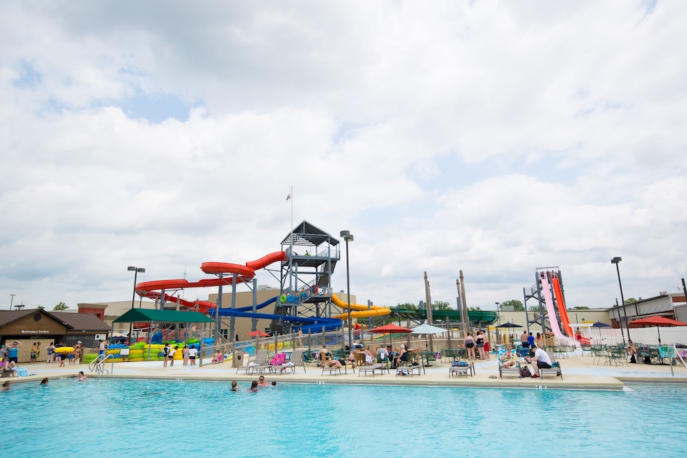 Fun City Resort Hotel - photo 9