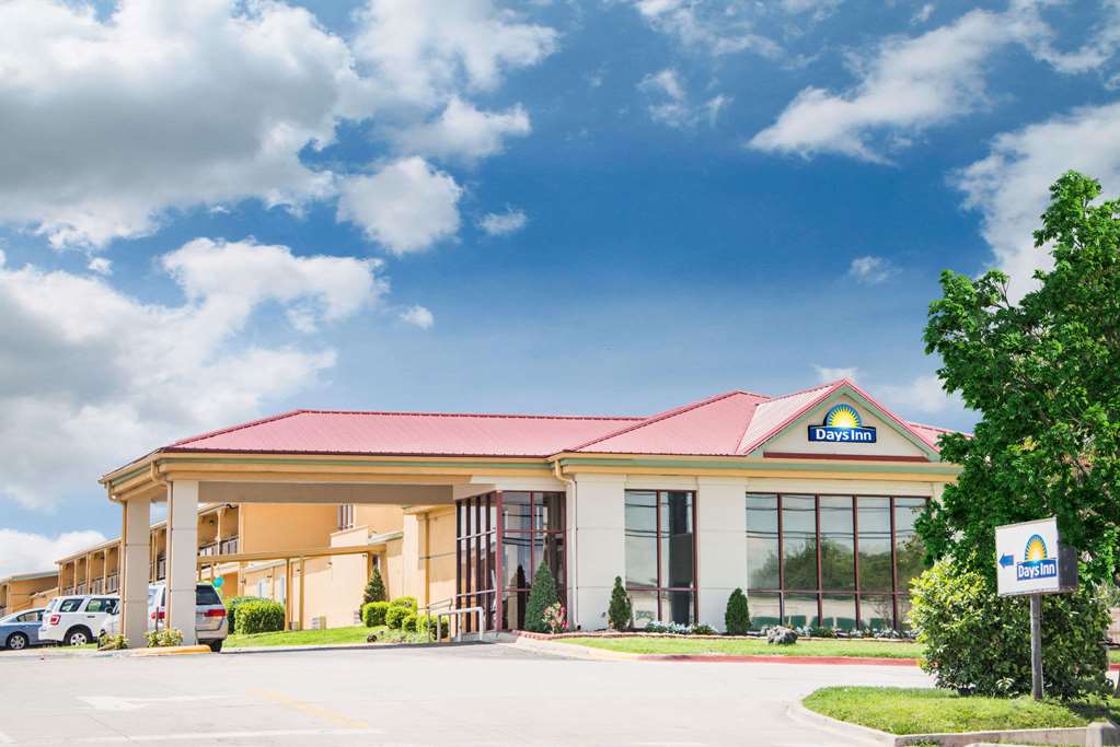 Days Inn by Wyndham Joplin - featured photo