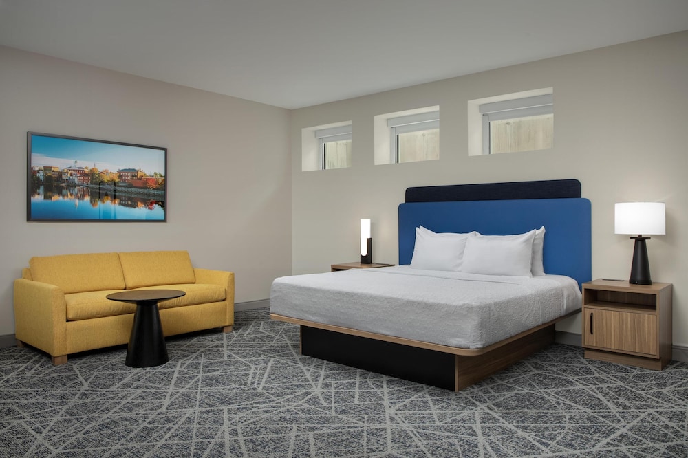 Hampton Inn & Suites Exeter - photo 30