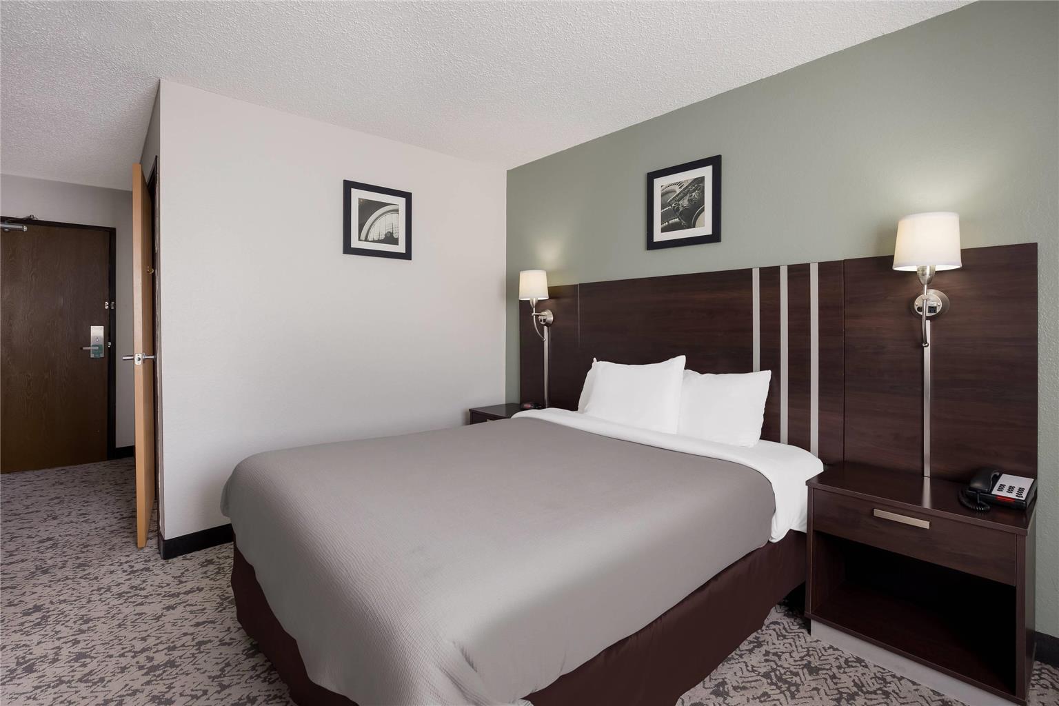 Quality Inn Hall of Fame - photo 9