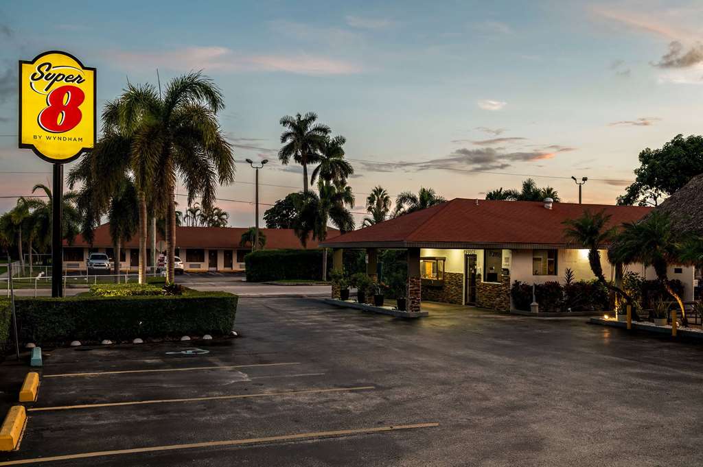 Super 8 by Wyndham Florida City Gateway to Keys Everglades - photo 9