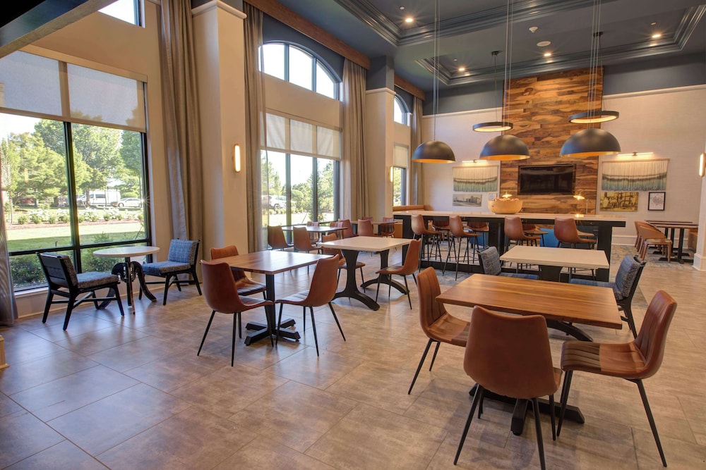 Hampton Inn & Suites Spartanburg I 26 Westgate Mall - photo 21