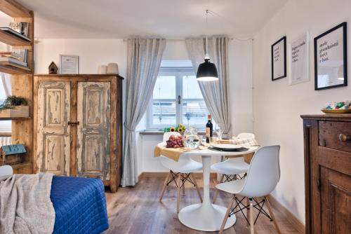 Corte Des Ambrois by Apartments To Art — 4-Star Luxury Hotel in Turin, Italy