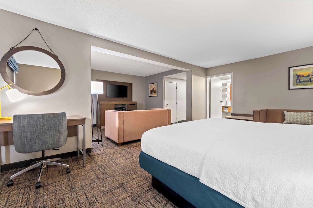 Hampton Inn Jonesboro - photo 33