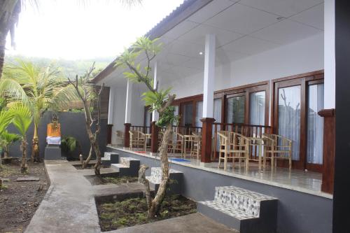 Teman Teman Bungalows 1 — Abang