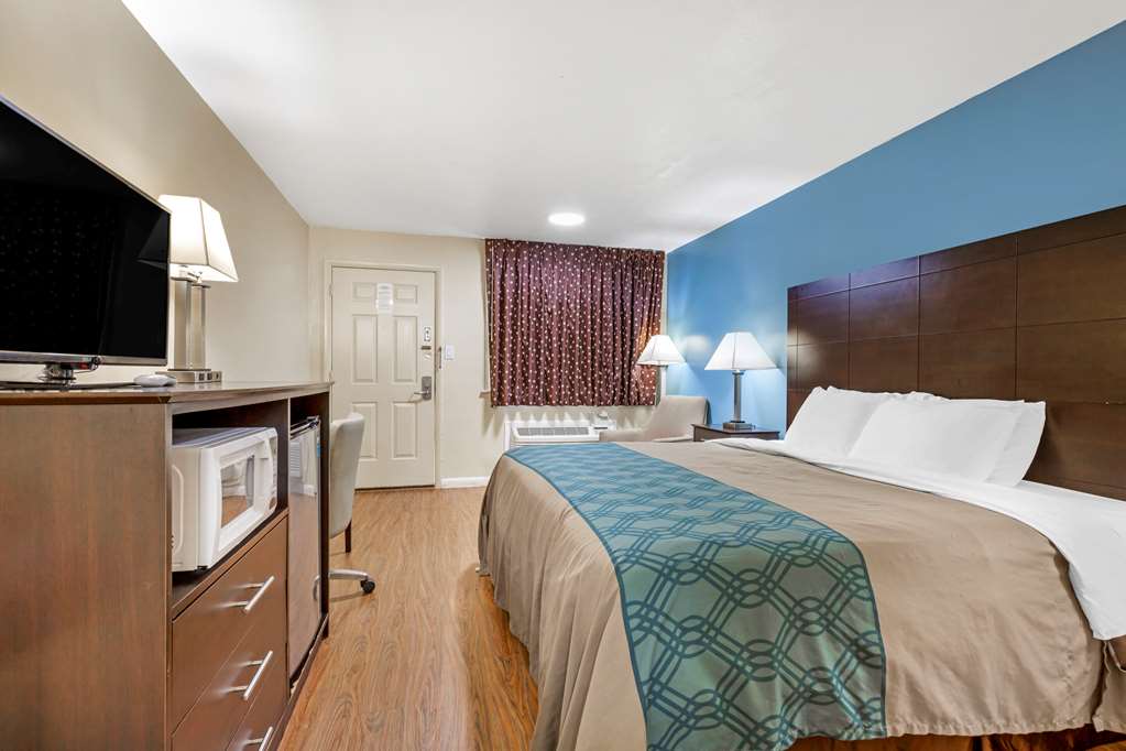 Econo Lodge Woodstock Shenandoah Valley I 81 - photo 13