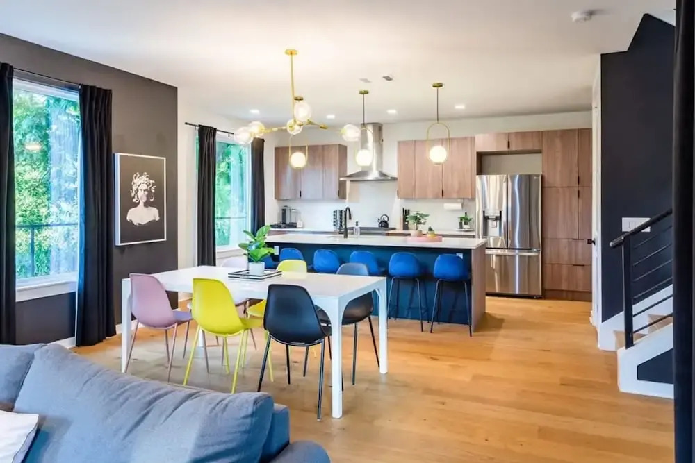 Massive 10BR Compound 6 Min to Downtown Austin — 4-Star Luxury Hotel in Austin, United States