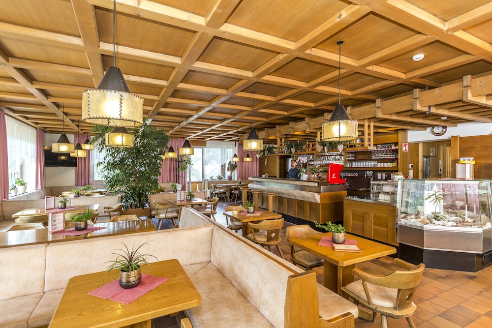 Hotel Alpenrose Dolomites — hotel in San Cassiano