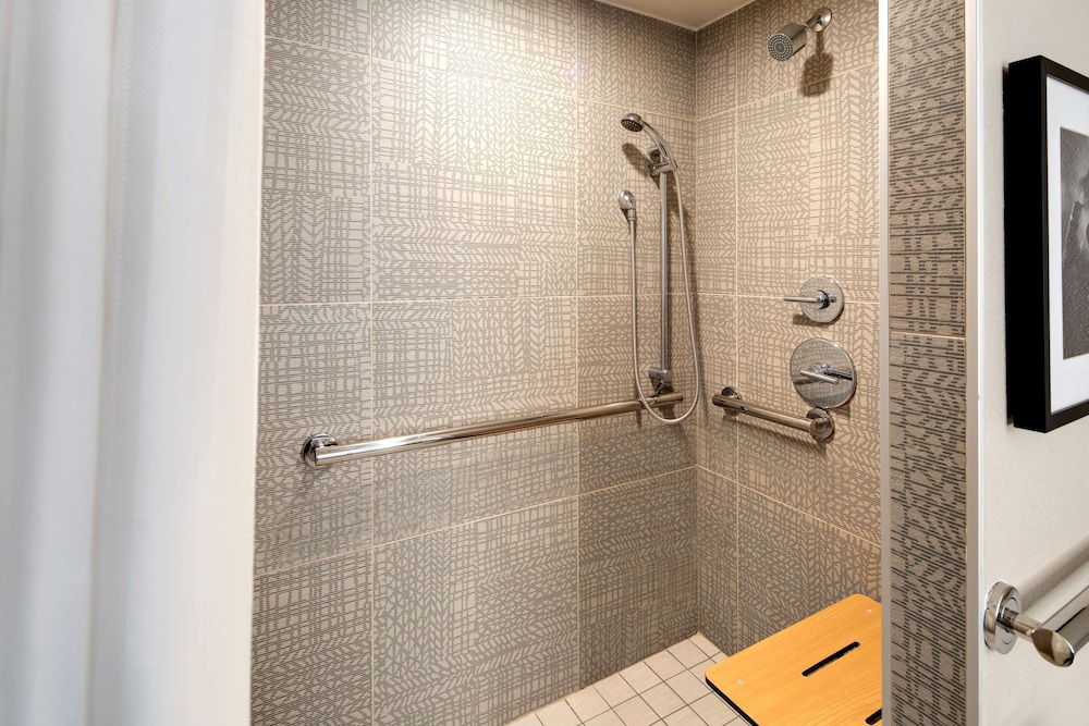 Embassy Suites by Hilton San Rafael at Marin Center - photo 27