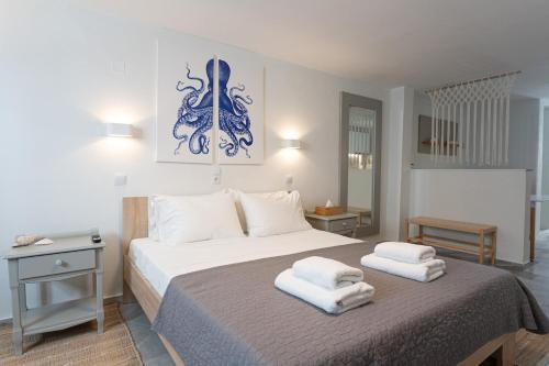 WHITE W1 New studio in Naousa — 4-Star Luxury Hotel in Naousa, Greece